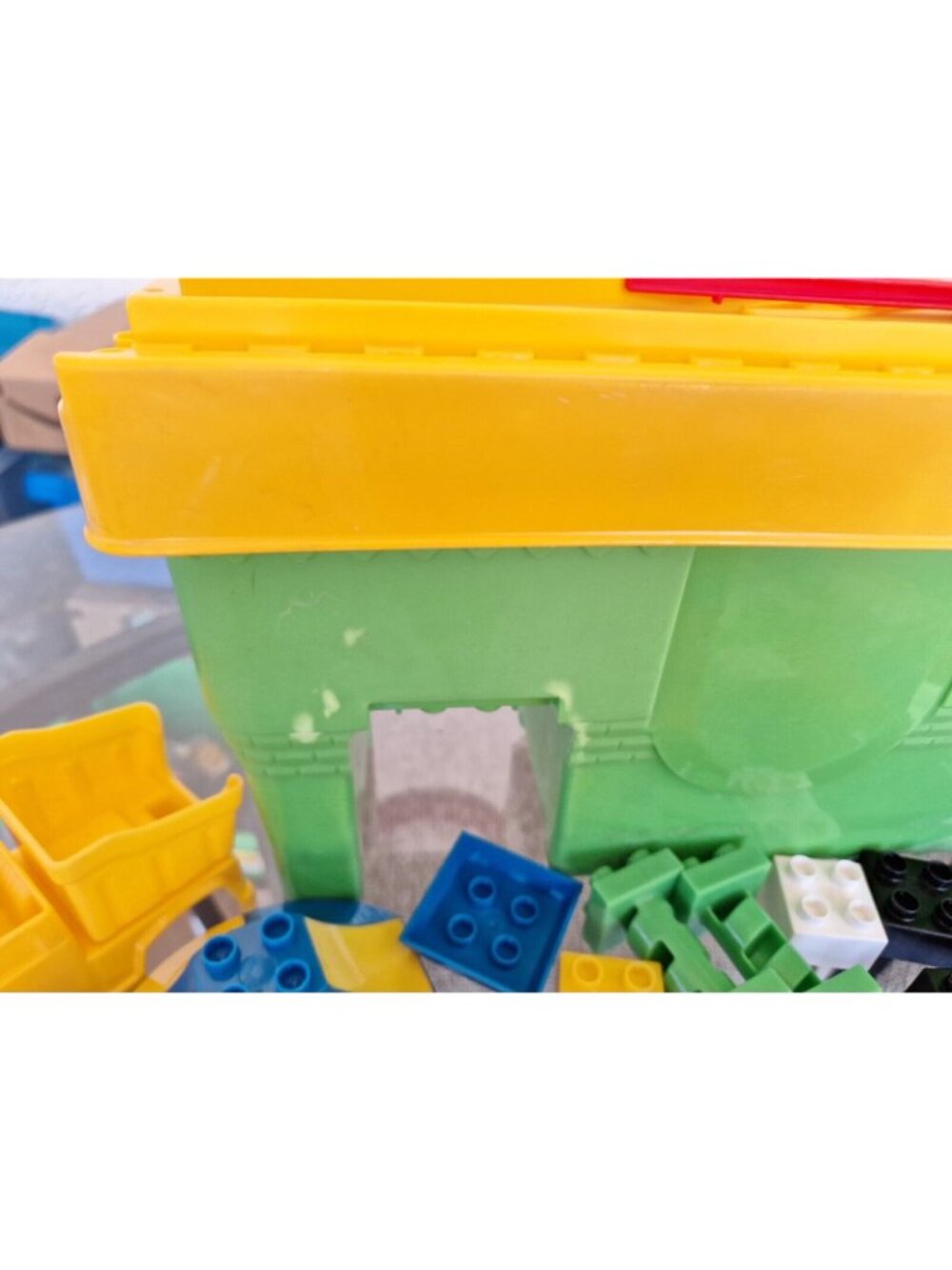 Mega Bloks Knapford Station Case Thomas & Friends 140 Pc Incomplete Lot - Picture 3 of 10